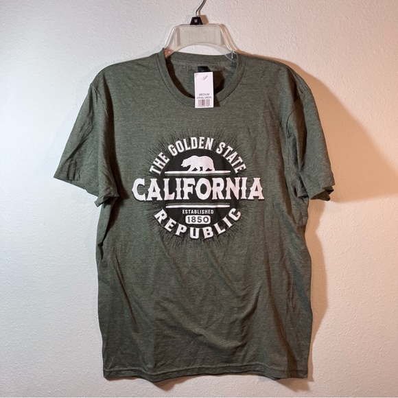 Gildan Softstyle California Republic Graphic T-Shirt - Medium men’s NWT - Picture 7 of 7